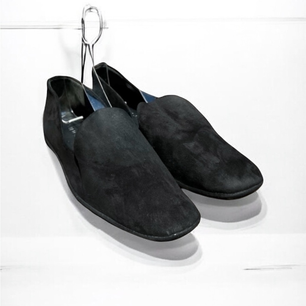 🌻Vince "PAZ" Black Suede Slip-On Loafers Size 7.5